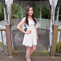 Caroline Salazar Photo 36