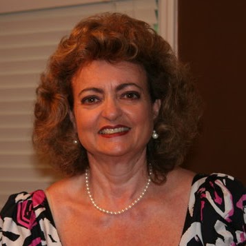 Elizabeth Whitehead Photo 18