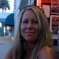 Julie Horvath Photo 20