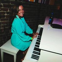 Sarah Fifer Photo 14