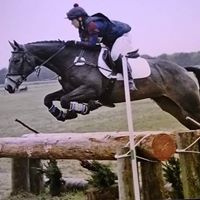 Amy Thrower Photo 4