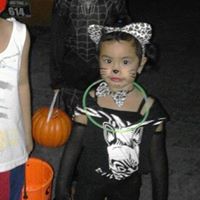 Regina Fernandez Photo 29
