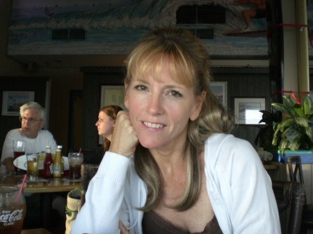 Robyn Moore Photo 23