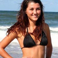 Olivia Yates Photo 9