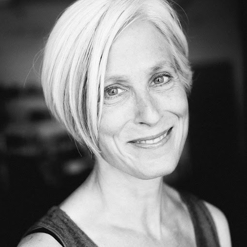Lisa Dillman Photo 8
