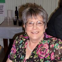 Elizabeth Ayres Photo 23