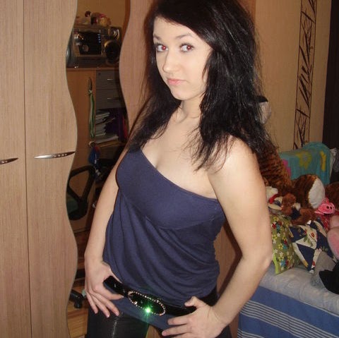 Jennifer Holm Photo 11