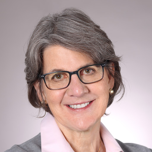 Julia Arnold Photo 41