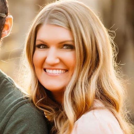Lindsay Schroeder Photo 8