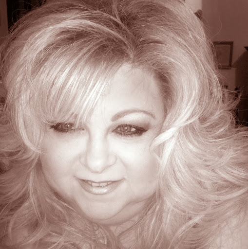 Shannon Reeves Photo 6