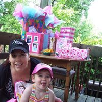 Tracey Lauder Photo 1