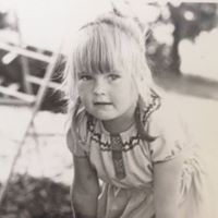 Lisa Pritchard Photo 12