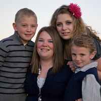 Rachelle Davies Photo 10