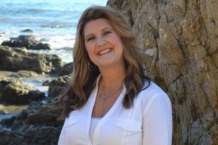 Donna Evans Photo 12