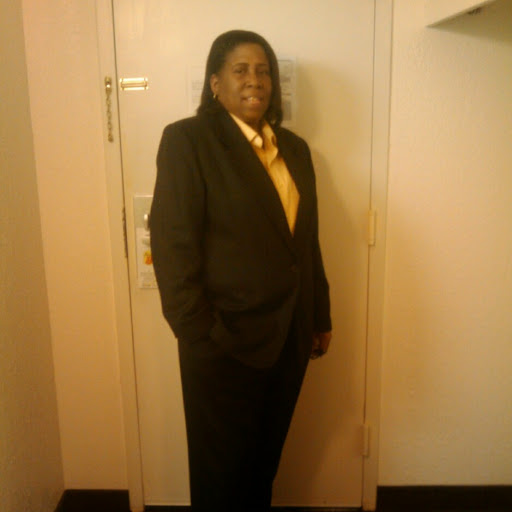Elizabeth Dennis Photo 39