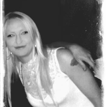 Sara Ashley Photo 10