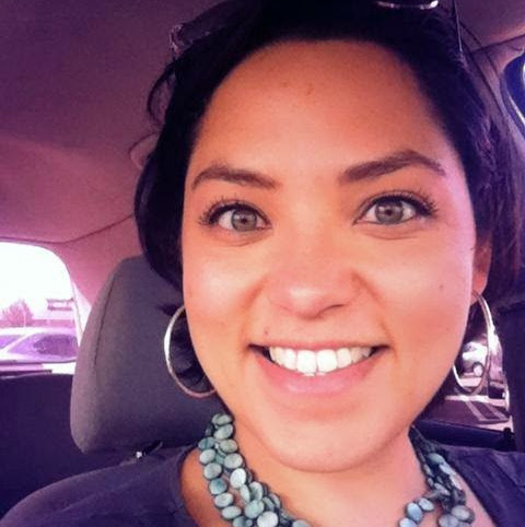 Julie Gonzales Photo 16