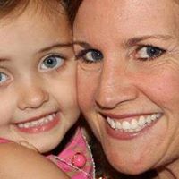 Laura Myers Photo 28
