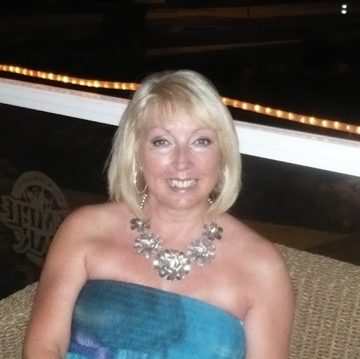 Carolyn Connelly Photo 15