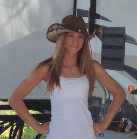 Jennifer Thornton Photo 48