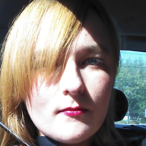 Holly Reid Photo 11