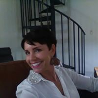 Veronica Rogers Photo 31