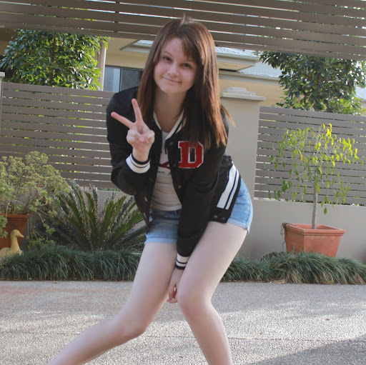 Stephanie Davidson Photo 31