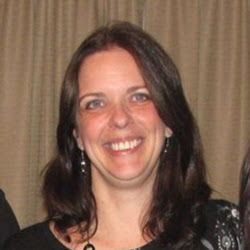 Jennifer Adams Photo 25