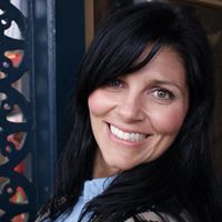 April Thornton Photo 30