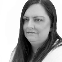 Lisa Skinner Photo 35