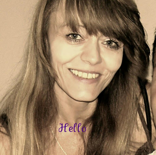 Julia Knight Photo 24