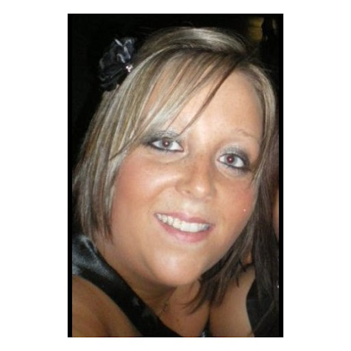 Nikki Anderson Photo 10