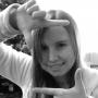 Caroline Bennett Photo 16