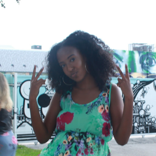 Candace Love Photo 4