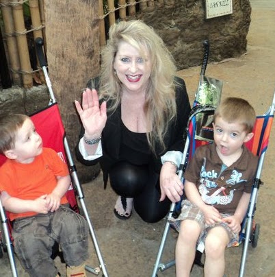 Debra Lindsey Photo 33