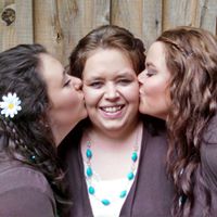 Janelle Howell Photo 7