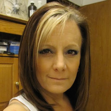 Terri Thompson Photo 32