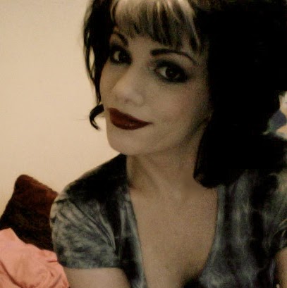 Lisa Drake Photo 32