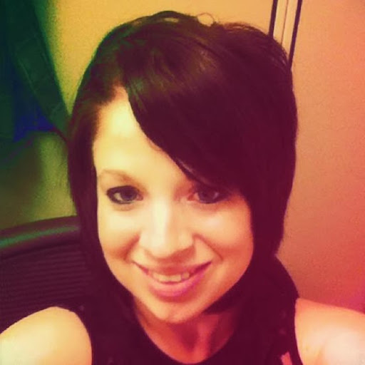 Amanda Wolfe Photo 29