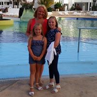 Sarah Bundy Photo 38