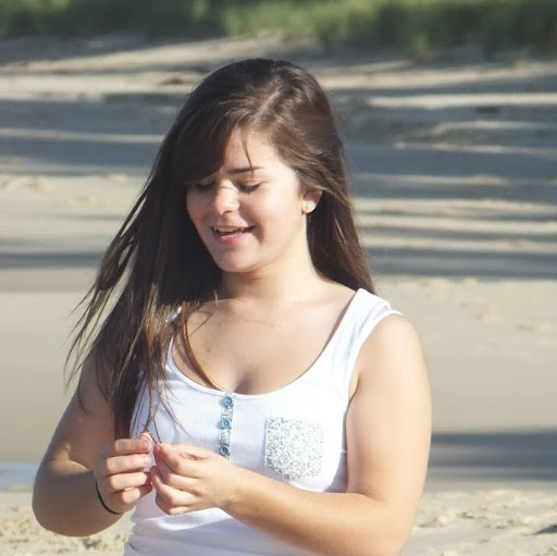 Elise Walker Photo 16