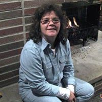Suzanne Sanders Photo 28