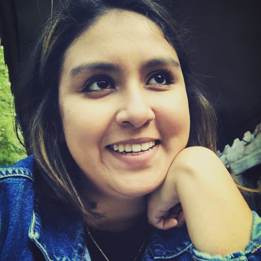 Daisy Gonzalez Photo 13