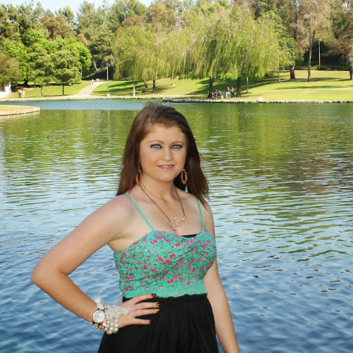 Julia Hargrove Photo 18