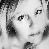 Suzanne Small Photo 24