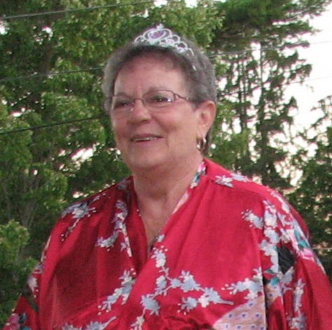 Barbara Lawrence Photo 15