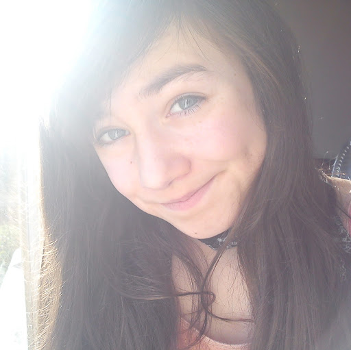 Anna Thomson Photo 8