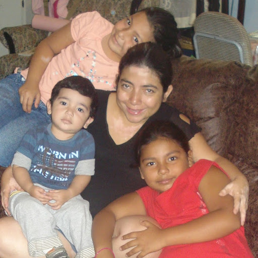 Johanna Vasquez Photo 23