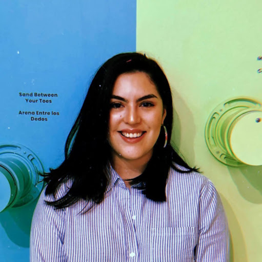 Regina Hernandez Photo 28