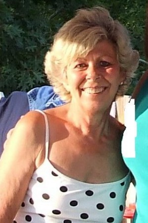 Sandra Lowe Photo 36